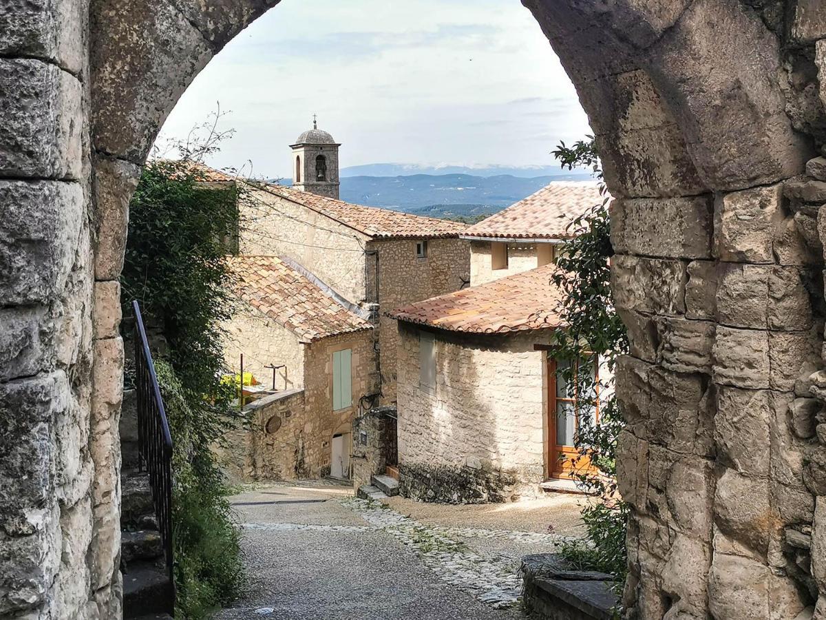 Les Cabanes De La Fontaine Lacoste  Exteriör bild
