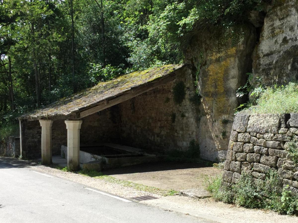 Les Cabanes De La Fontaine Lacoste  Exteriör bild