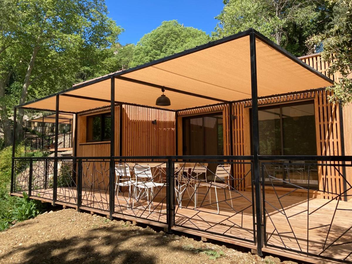Les Cabanes De La Fontaine Lacoste  Exteriör bild
