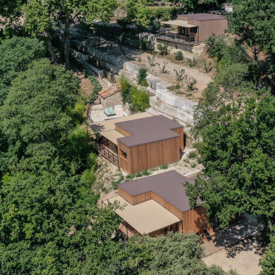 Les Cabanes De La Fontaine Lacoste  Exteriör bild